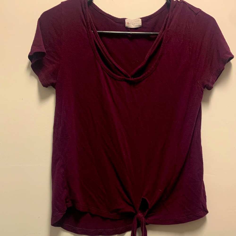 Women’s Glitz maroon shirt junior size M